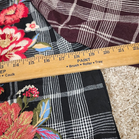 Savanna Jane Plaid Floral Embroidered‎ Button Up Blouse Womens Small - Picture 3 of 8